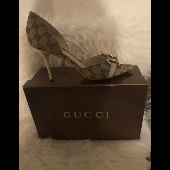 Gucci Shoes - Gucci horseshoe peep toe sandals